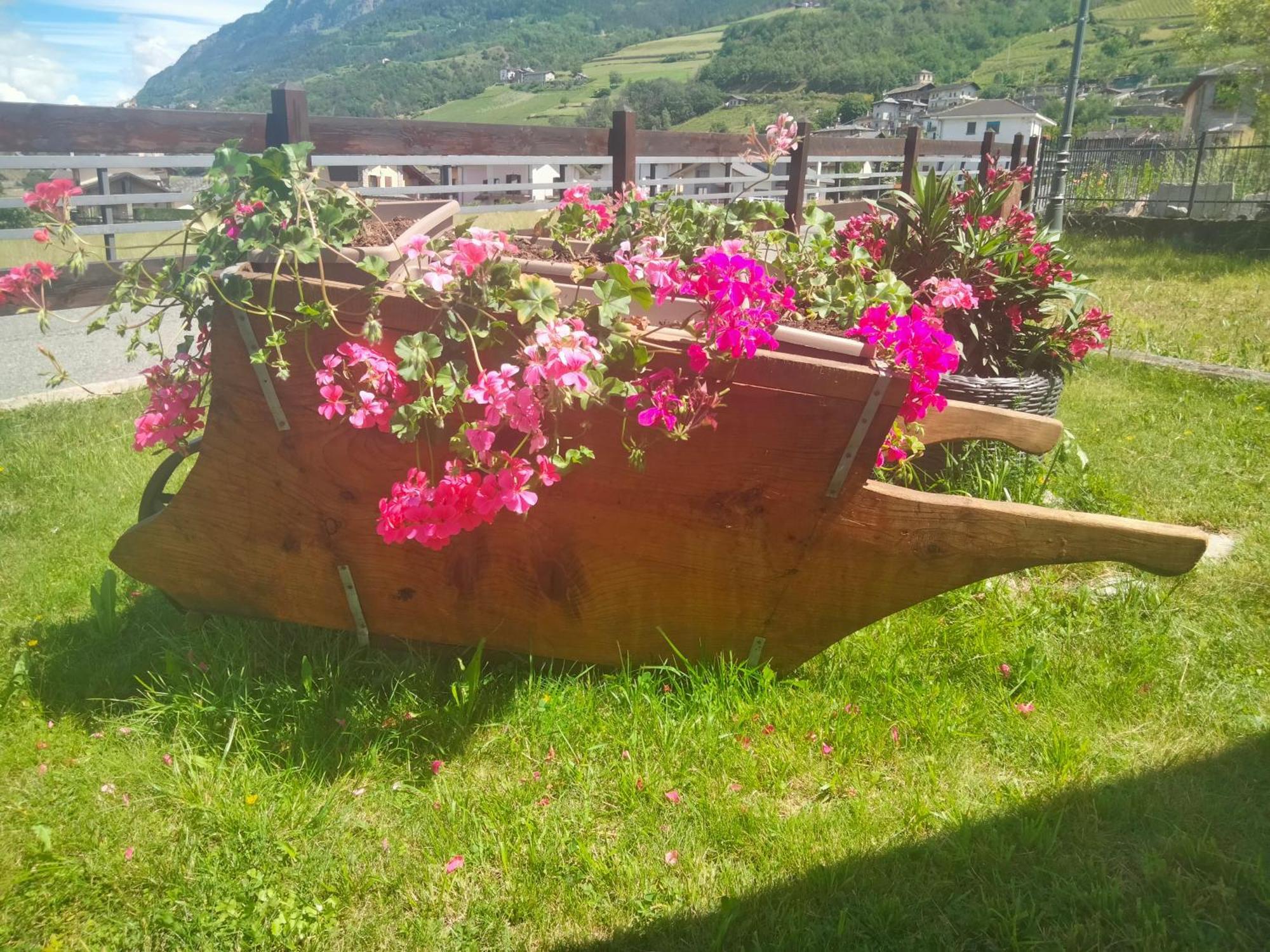 Appartamento Signorile Con Giardino Aosta Exterior foto